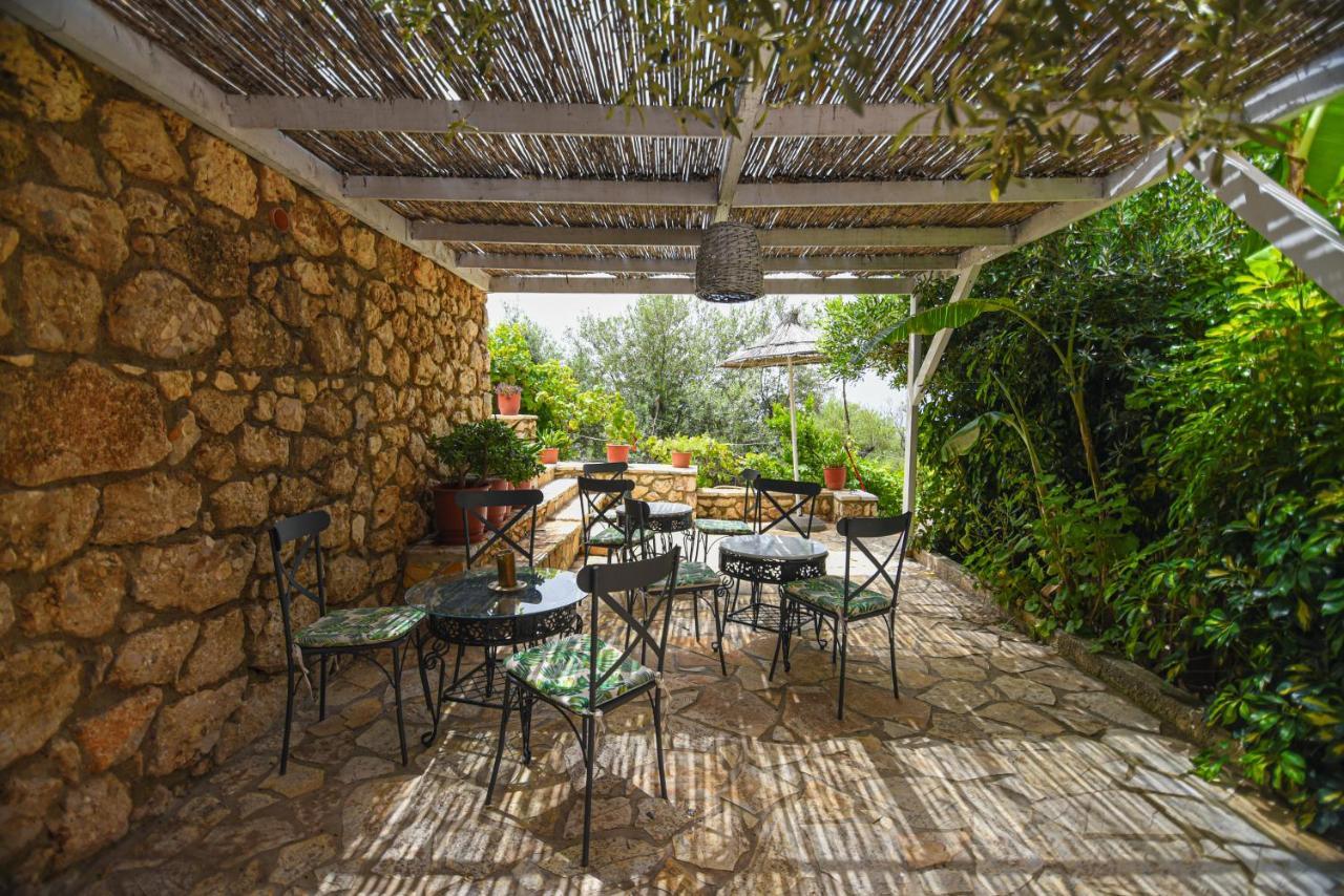 Hotel Imperial Dhermi Bagian luar foto