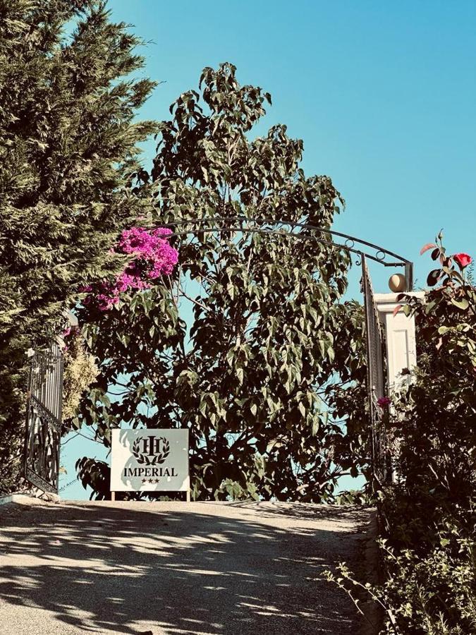Hotel Imperial Dhermi Bagian luar foto