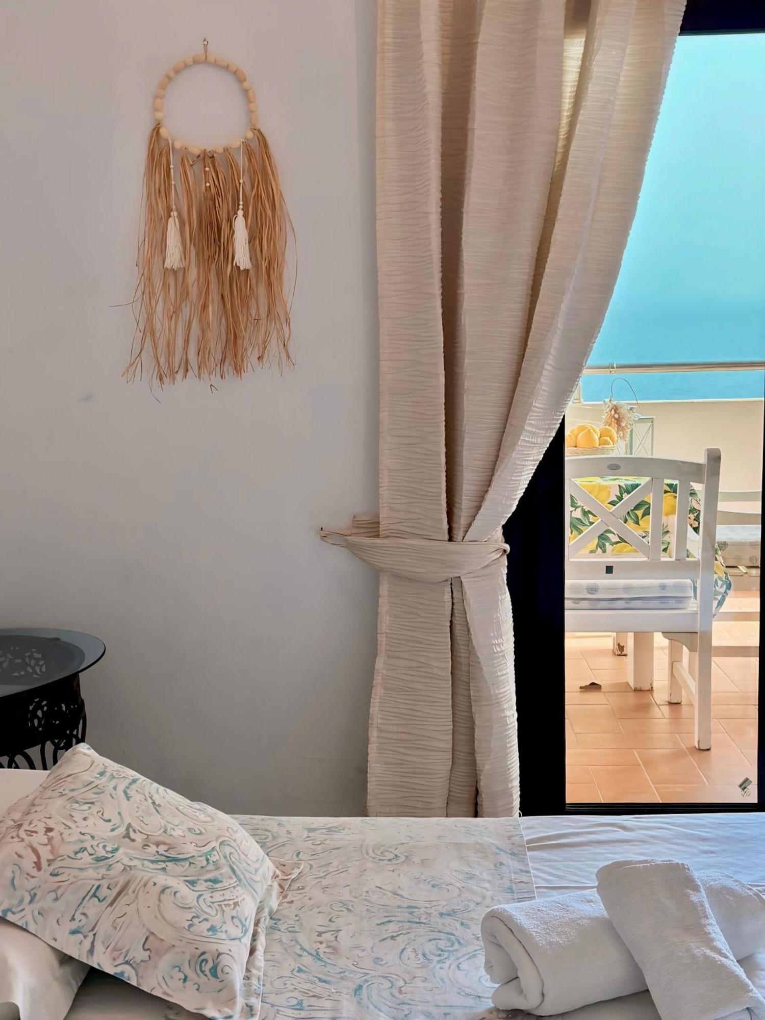 Hotel Imperial Dhermi Bagian luar foto