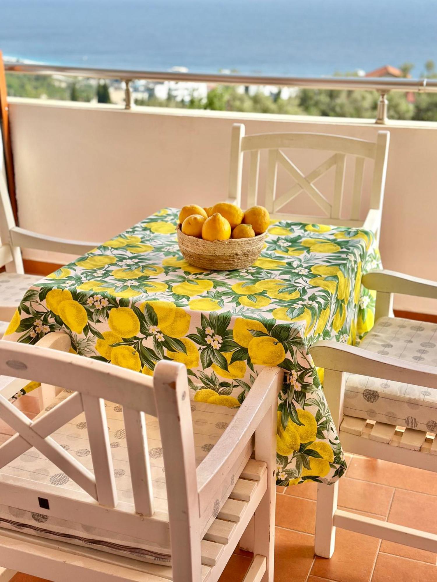 Hotel Imperial Dhermi Bagian luar foto