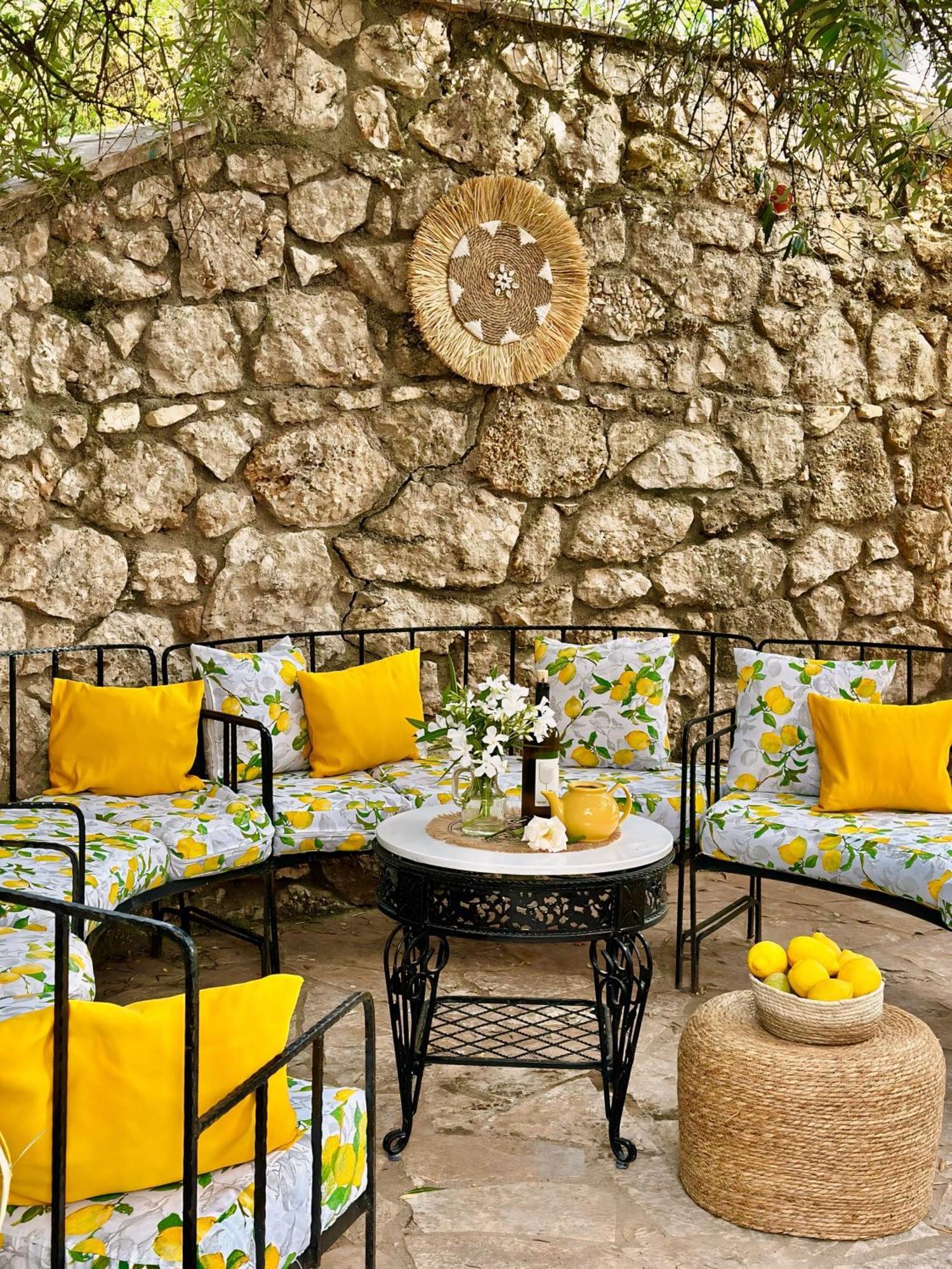 Hotel Imperial Dhermi Bagian luar foto