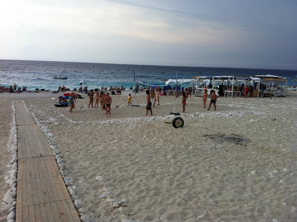 Hotel Imperial Dhermi Bagian luar foto