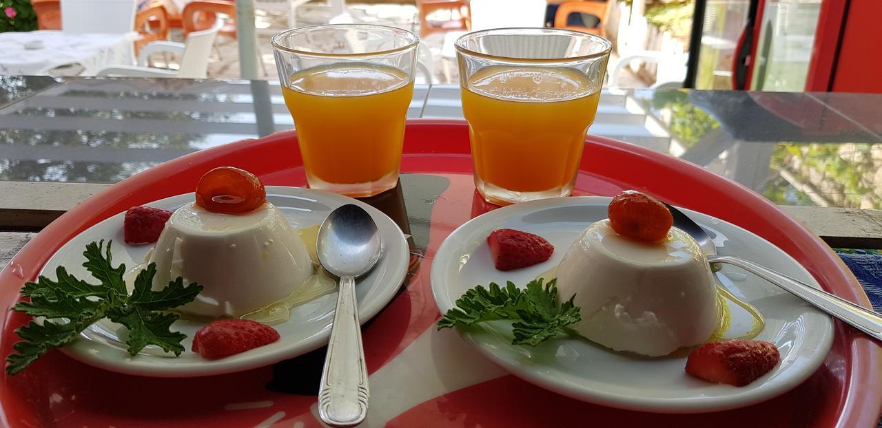 Hotel Imperial Dhermi Bagian luar foto