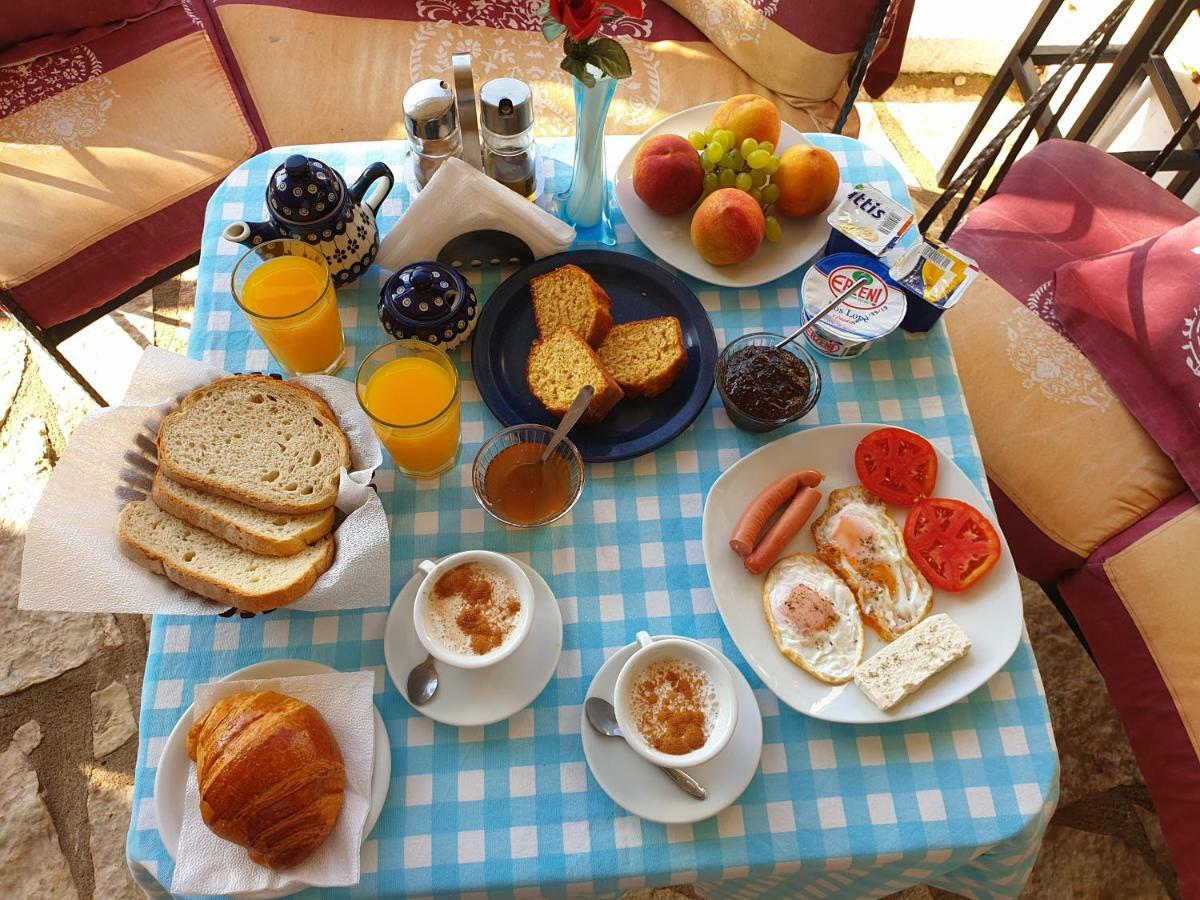 Hotel Imperial Dhermi Bagian luar foto