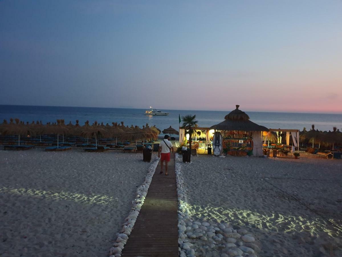 Hotel Imperial Dhermi Bagian luar foto